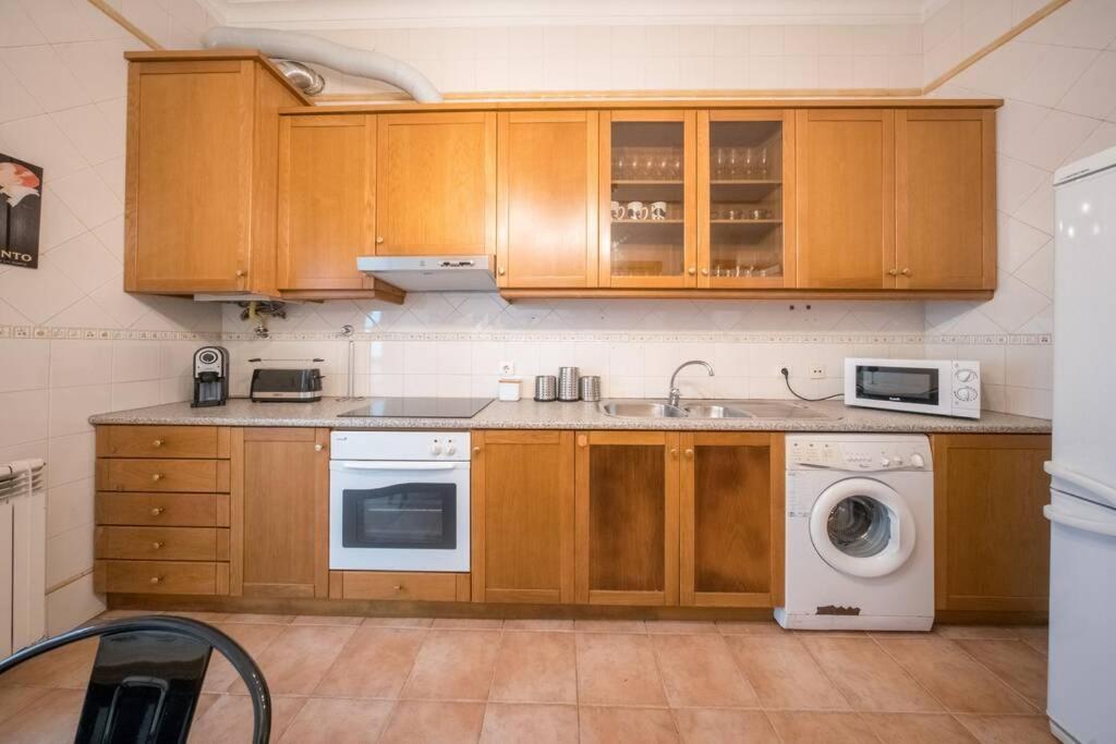 Beautiful Apartment Near The Center Of Lisbon Exterior photo