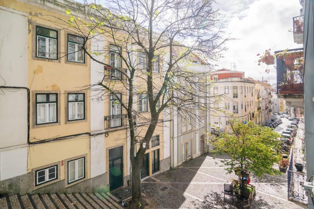 Beautiful Apartment Near The Center Of Lisbon Exterior photo